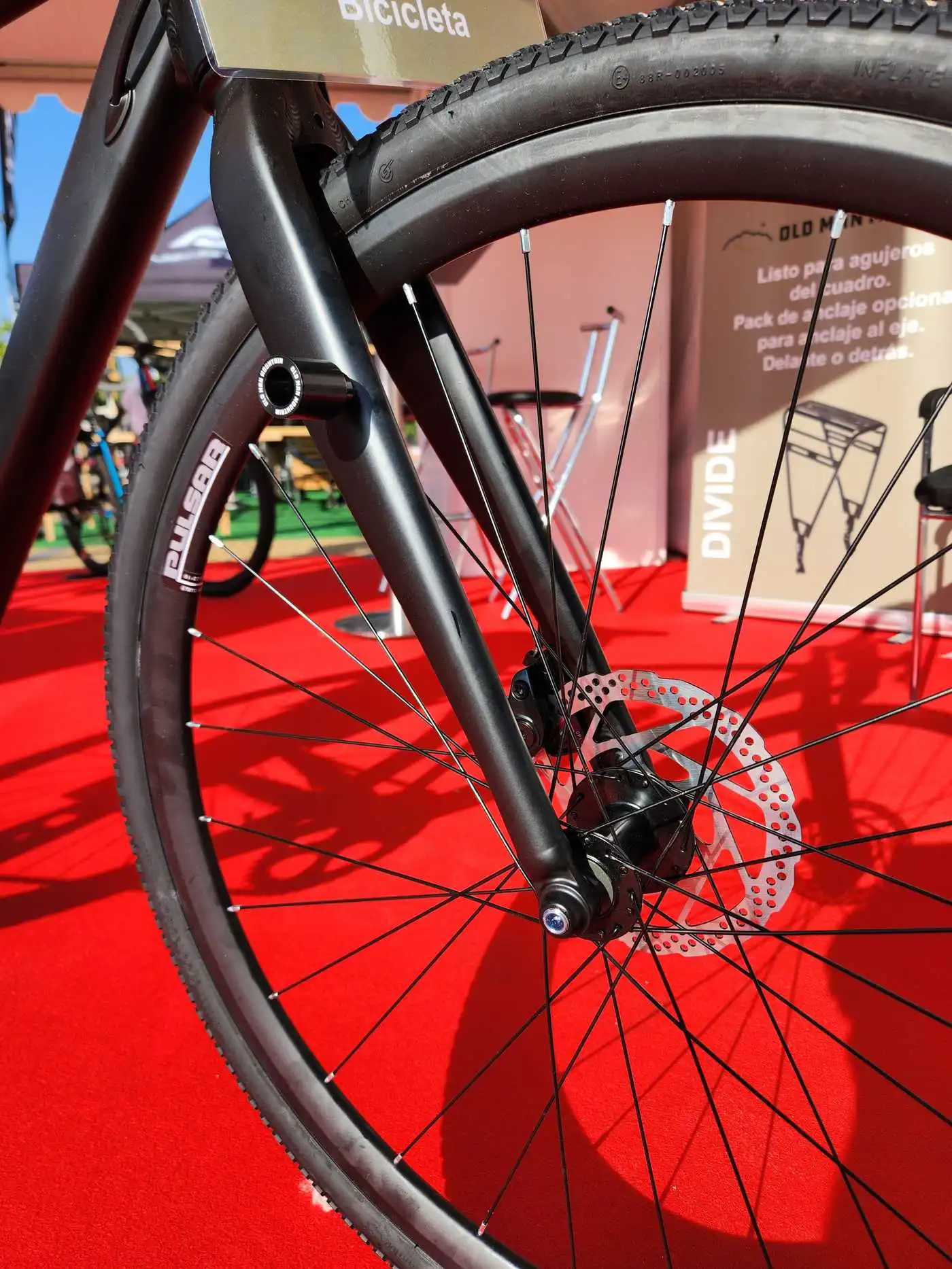 Avantum at Festibike bikeshow in Madrid with Old Man Mountain Carradice and Widefoot