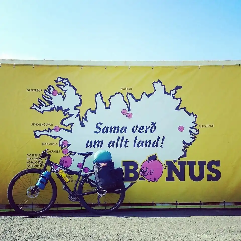 Crossing Iceland with Sergio and Amelia. Old Man Mountain and Carradice.